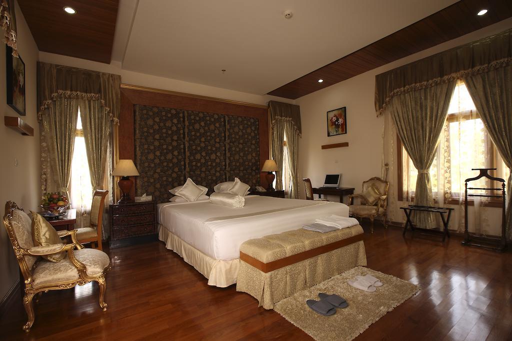 Myat Taw Win Hotel Naypyidaw Exterior photo